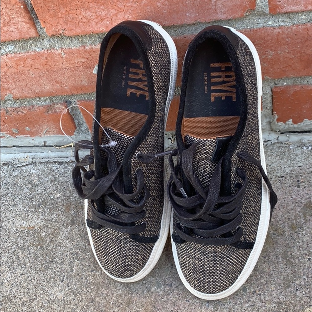Frye canvas lace up Gia tennis shoes